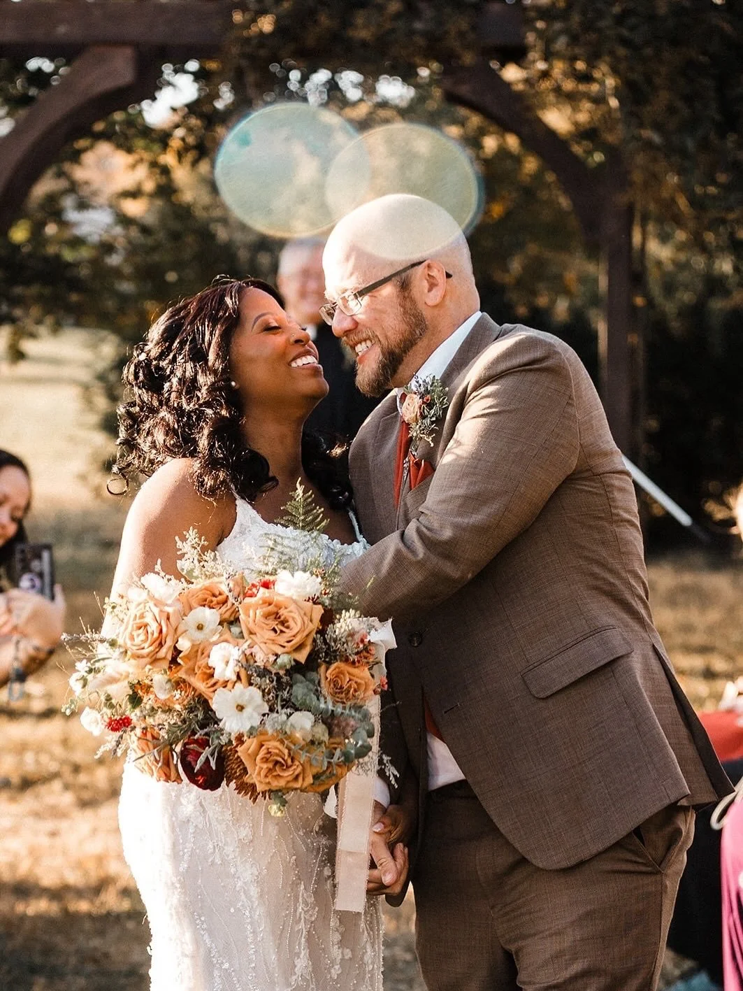 Fall weddings have my whole heart. 🍂❤️😻 Looking back and wishing happy first anniversary to these sweet couples from last September and October!