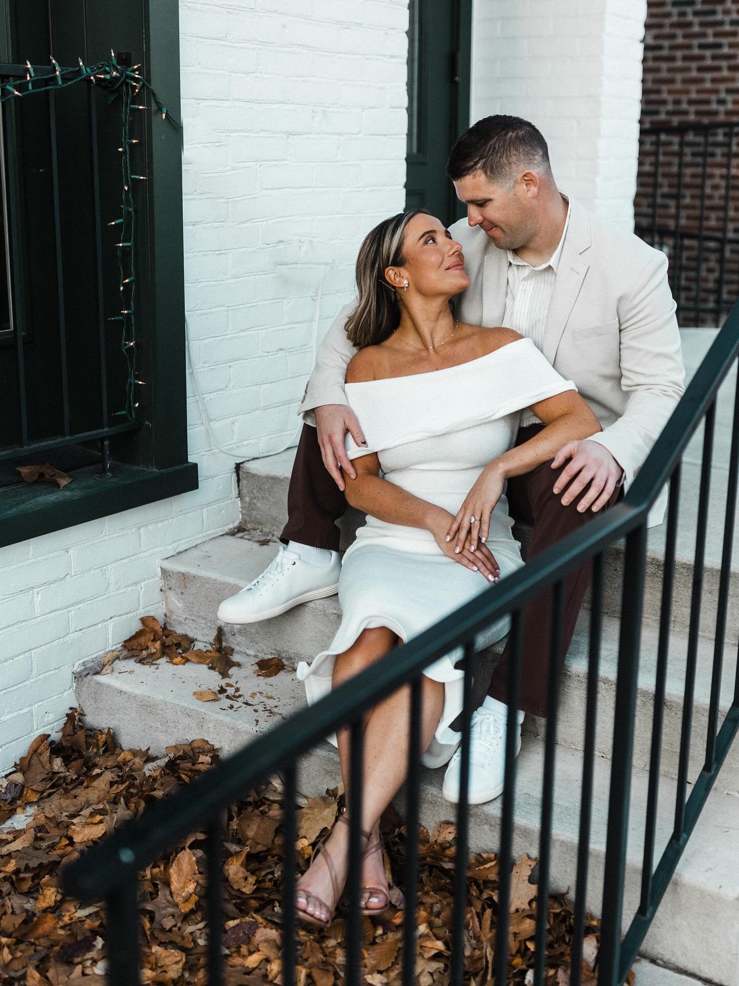 Erin and Matt brought all the cozy, classic, cocktail lounge vibes to their engagement session last week in Ridley park! Enjoy Part I of their sneak peek photos! 🍸✨💍