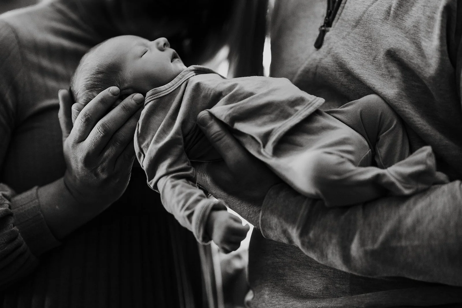 Brennan-Newborn-Previews-11_websize.jpg