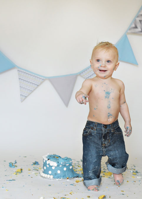 baby-cake-smash-1st-birthday-culpeper-va-19.jpg