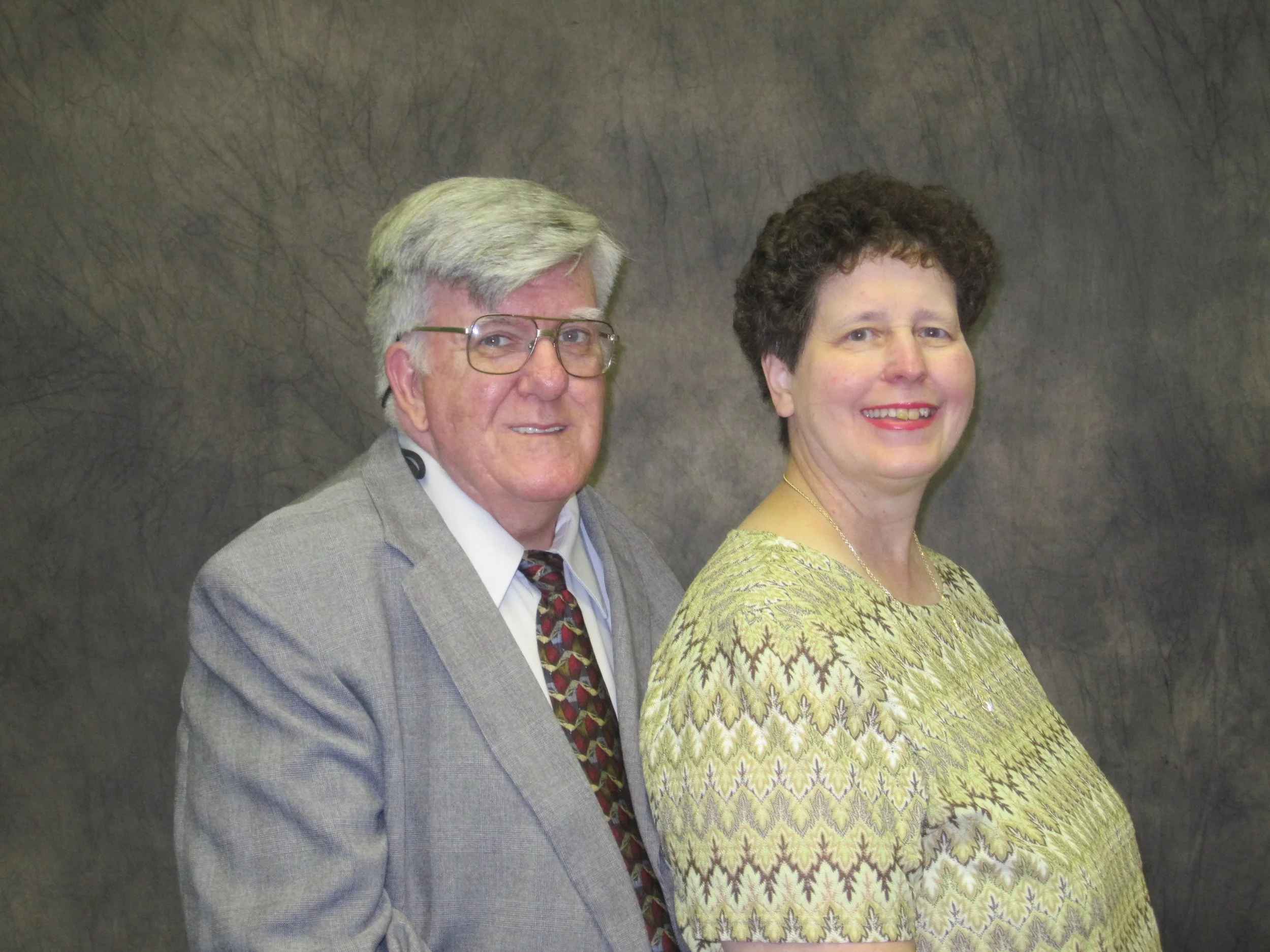 FOSTER Michael, Rosalie.......................... 791-8682 Michael Cell.................................................. 939-9847 Rosalie Cell................................................... 202-8612 Email: michaelrosalie@cox.net 14117 FOREST GLEN LN WALKER LA 70785-6414