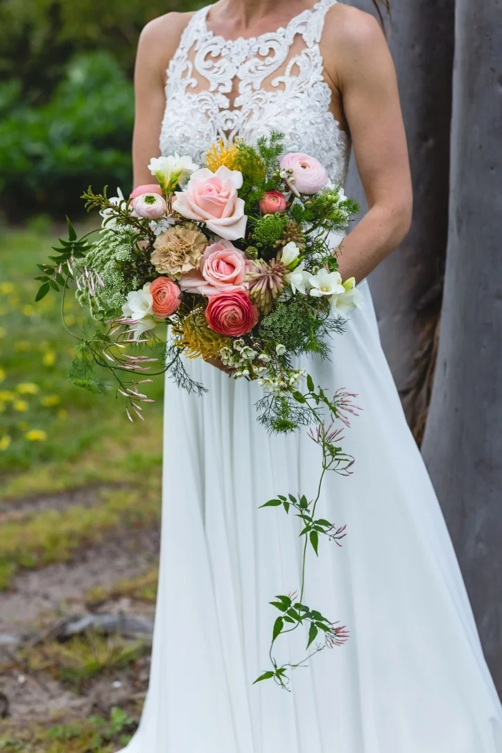 Unstructured Trailing Bouquet