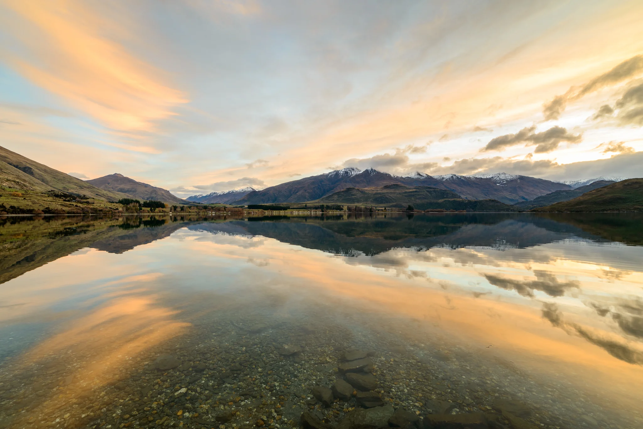 A perfectly reflective Glendhu Bay