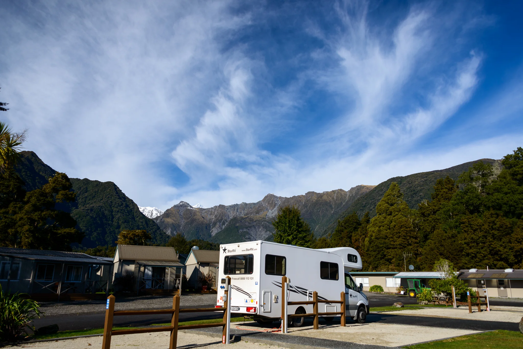 Camp with a mountain view, Fox