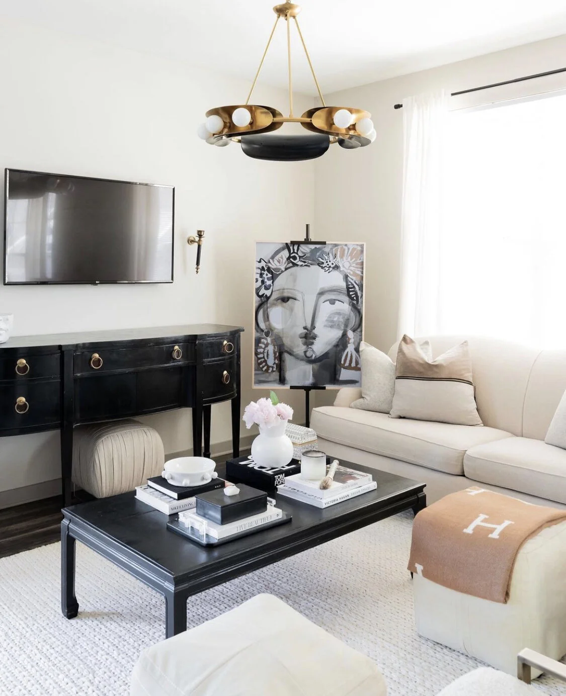 How To: Styling Your Coffee Table!