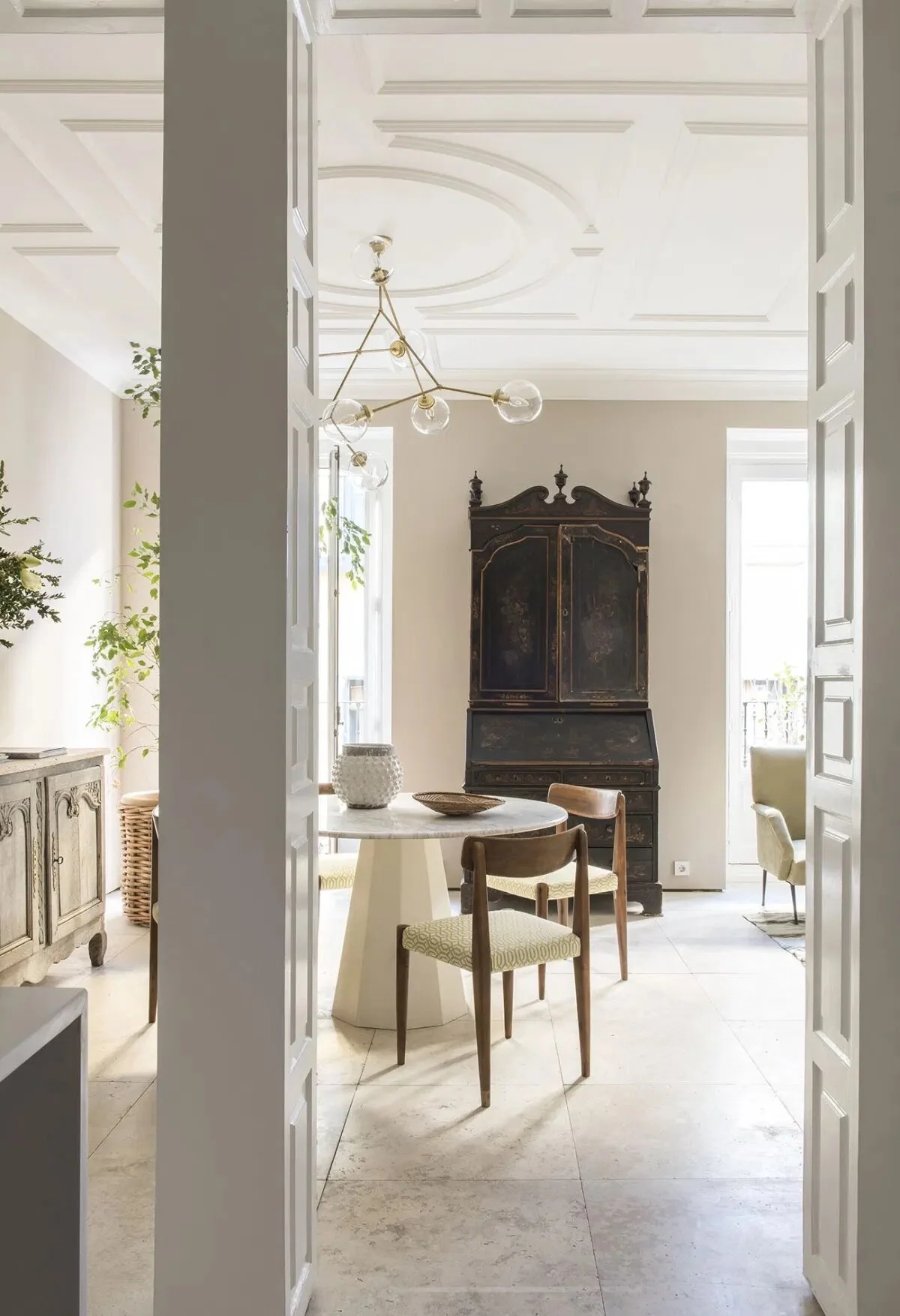 Home Crush: A Spanish Inspired Parisian Apartment!