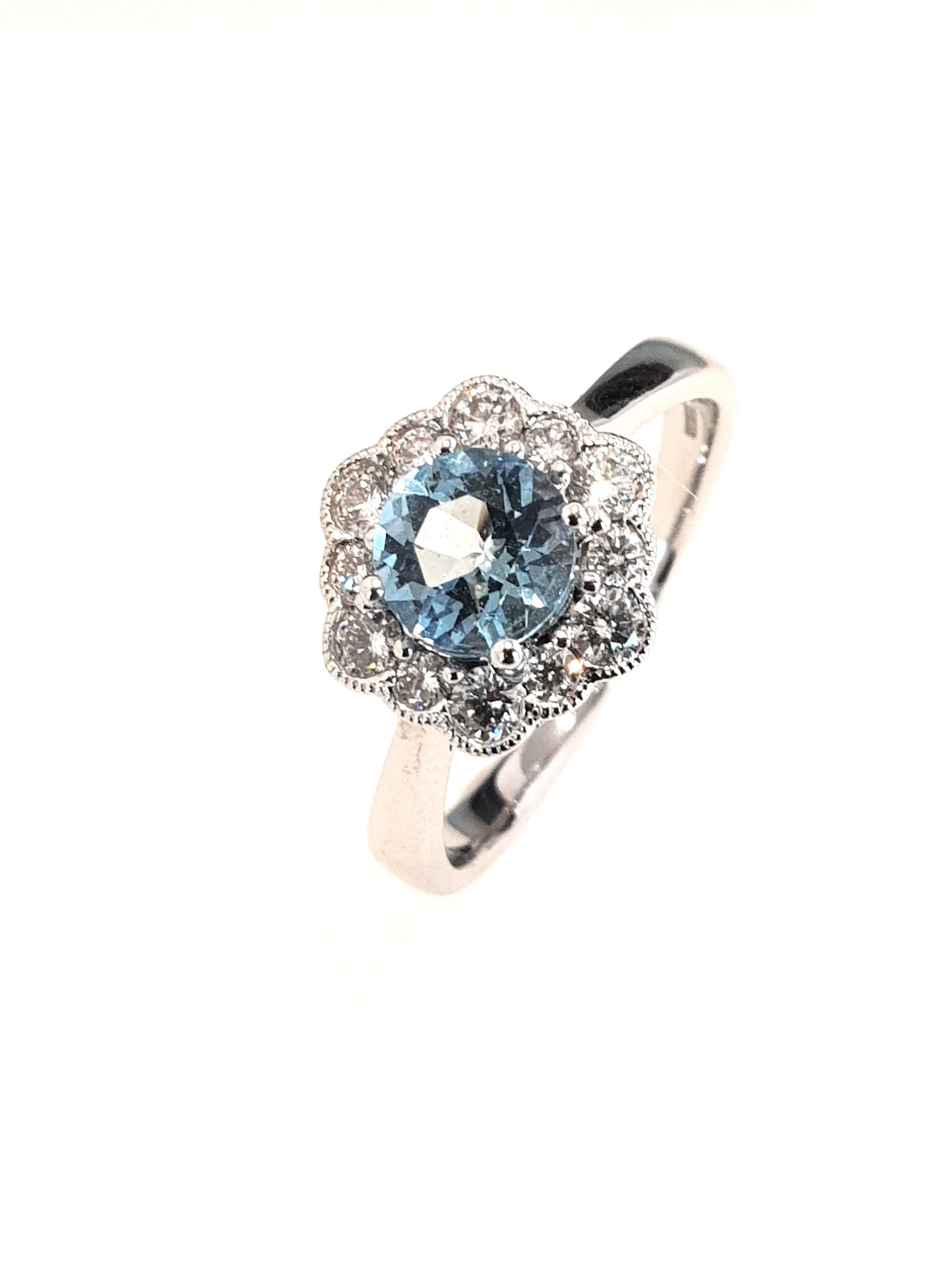 18ct White Gold Aquamarine(.67ct) & Diamond Ring Diamond: .20ct, G, Si1 Stock Code: N8948 £1650
