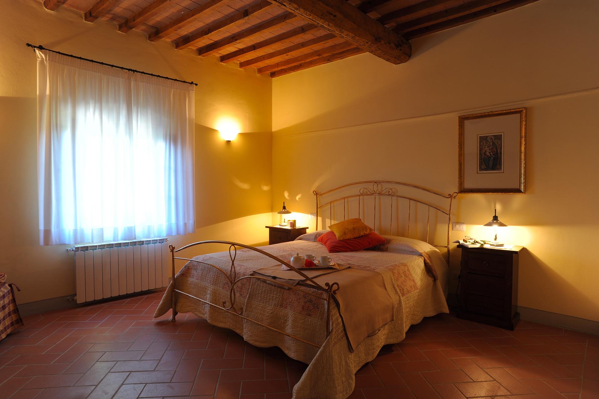 €480/night. Accommodates 2 people // Falco Room 1: Casale Dependence