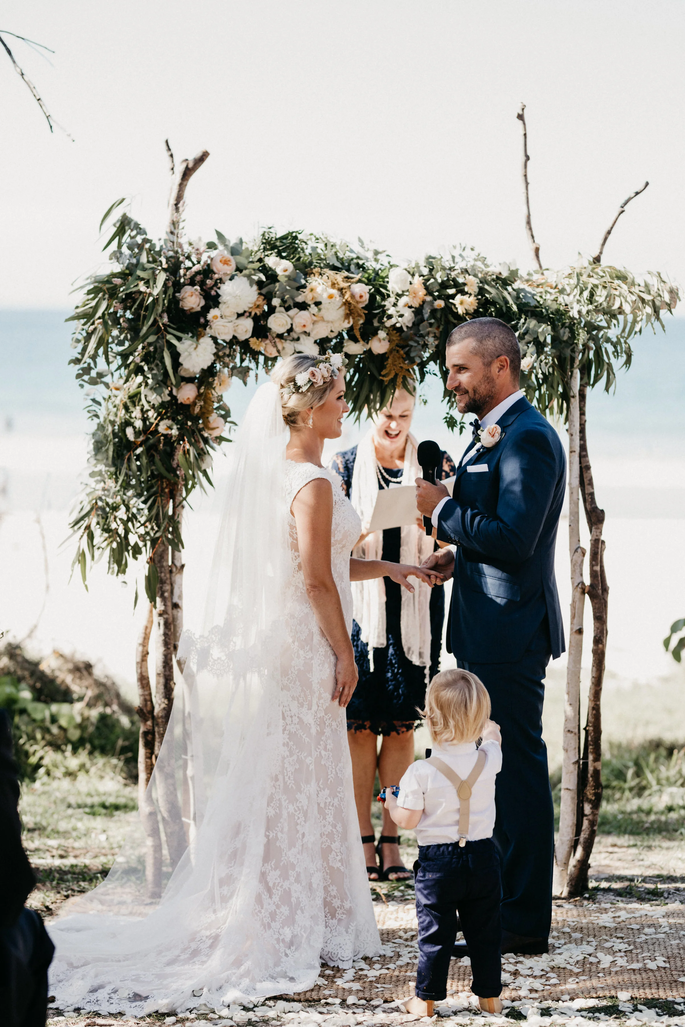 Noosa-Main-Beach-West-Wedding