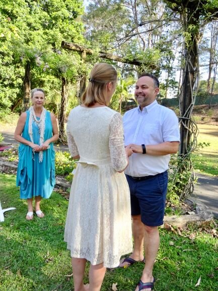 5-person-wedding