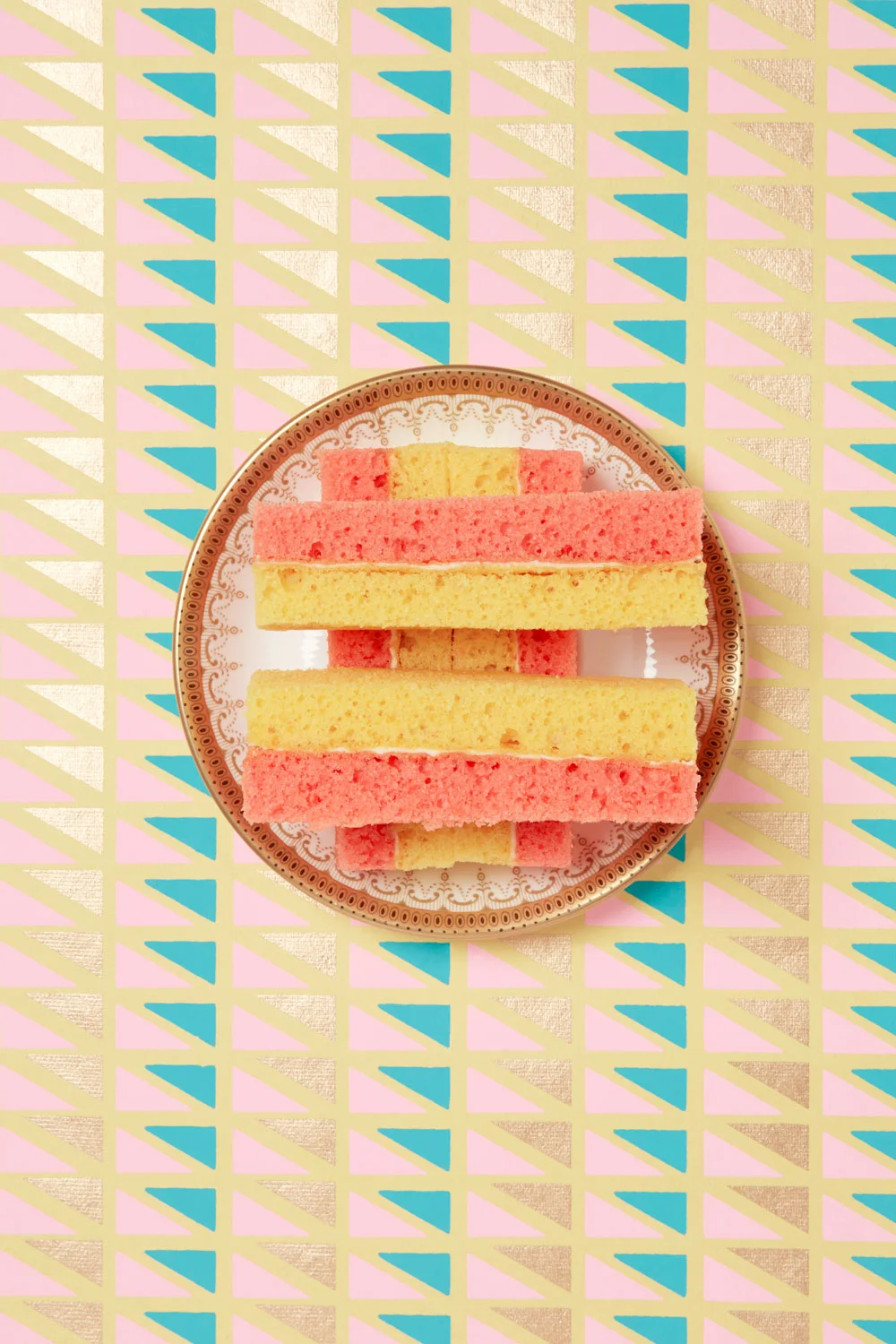 hannah-slaney-photography_still-life-plate_cake_paper-0729.jpg