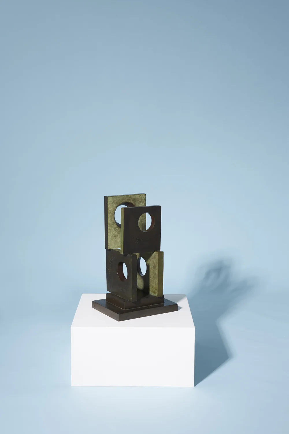hannah-slaney-photography-commissions-30_03_17_Sotheby's_Sculptures_HS0215 copy.jpg