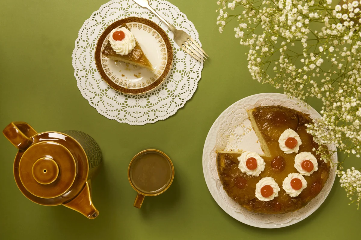 hannah-slaney-photography-fanny-craddock-1970s-dinner-party-projects-pineapple-upside-down-cake-0194.jpg