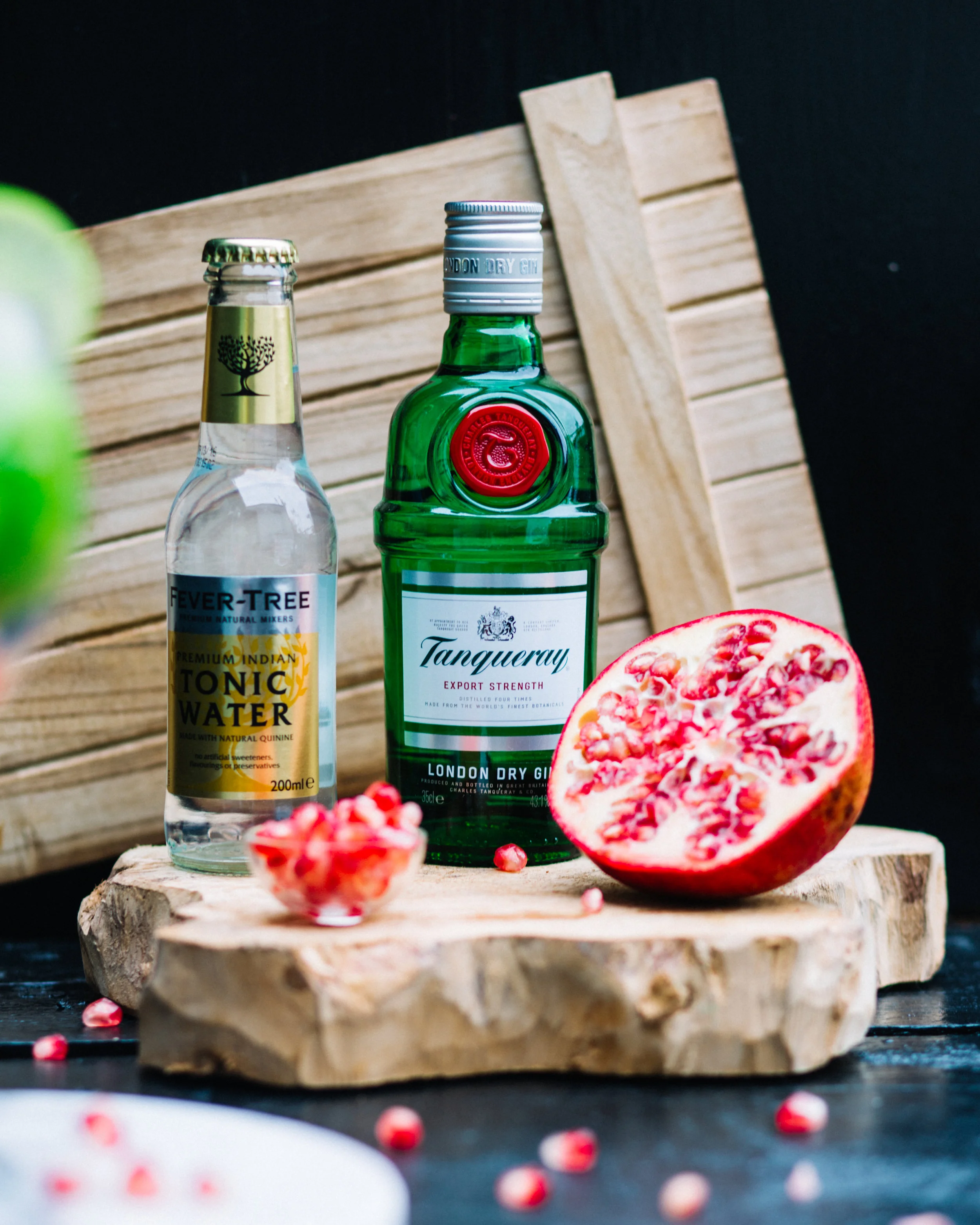 Letscoakcocktail - tanqueray5.jpg