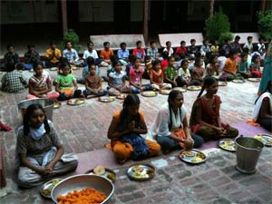One Global Family provides on-going funding support to Manav Sadhna/India for education, nutrition and community development projects.