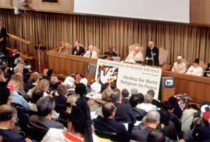 Founder Niwano delivering opening address of the 6th World Conference of Religions for Peace Assembly in Vatican Synod Hall in 1994.