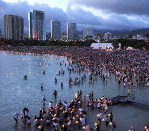 Ala Moana Beach Park on Memorial Day 2012