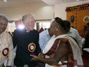 Rev. Braybrooke meeting Swami Chaturvedi in Chennai.