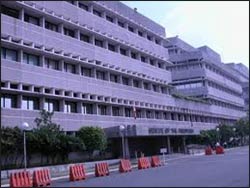 The Philippines Senate building Photo: en.wikipedia