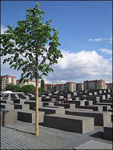 Holocaust Memorial, Berlin – Photo: Wikipedia