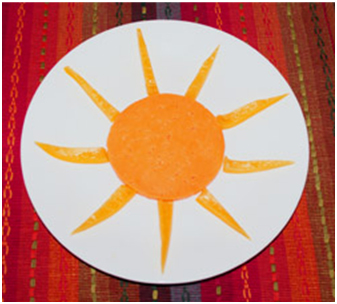 Healthy Sun Snack made from Colby cheese and yellow bell pepper sticks - Photo: VG