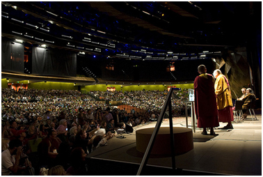 A plenary gathering at the 2009 Melbourne Parliament – Photo: Parliament of the World’s Religions