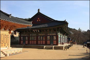 A Buddhist temple in South Korea – Photo: Wikispaces