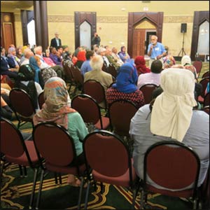 The Islamic Center of America welcomed NAIN with a program about Islam and an extraordinary feast, graced with an interfaith panel addressing “From Hate to Hope.” – Photo: TIO