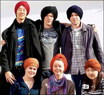 Norwegians of all ages donned Sikh turbans in Oslo, Norway, on April 14. – Photo: Daily Mail UK