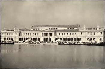 The Women’s Building at the World’s Columbian Exposition was the site of the World’s Congress of Representative Women, held in May, 1893. Four months later the World's Parliament of Religions used the building. Today it is the home of the Chicago Art Institute. – Photo: Wikipedia