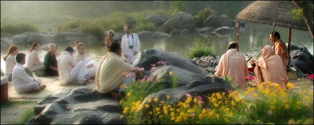 Swami B.V Tripurari’s spiritual community – Photo: Elephant Journal