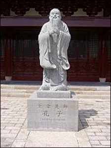A statue of Confucius at a temple in Shanghai – Photo: Wikipedia