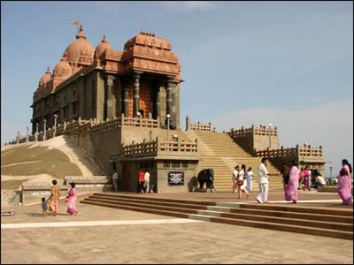 A memorial for Swami Vivekananda at Kanyakumari in southern India. – Photo: Adam Jones, Global Photo Archive, Wikimedia Commons