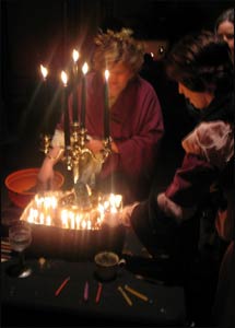 Neopagans participate in a Samhain ritual honoring the dead – Photo: Courtesy of RTS and Wikimedia Commons
