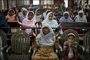 Christian worshipers in Peshawar attended a special Mass on Monday at All Saints Church. Some of them were there on Sunday when a bombing left 85 dead. – Photo: Muhammed Muheisen/Associated Press