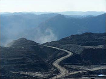 Mountaintop removal mining site Photo: Wikipedia