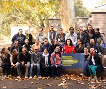 Jewish and Muslim strangers become friends.
