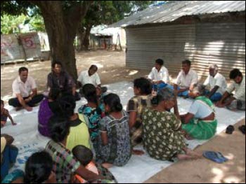 Twenty journalists are trained in interfaith human rights at a workshop in Trincomalee, Sri Lanka – Photo: Search for Common Ground
