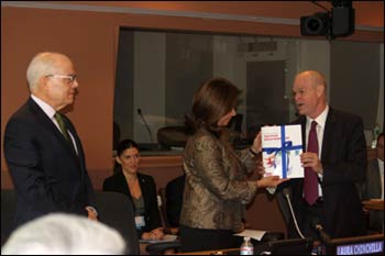 President Chinchilla launches the Religions for Peace Resource Guide on Nuclear Disarmament.