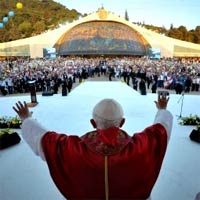 Pope Benedict blessing young people in Lebanon. Photo: Reuters/L’Osservatore Romano