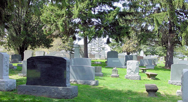 Mt. Carmel Jewish Cemetery in Philadelphia, before it was desecrated - Photo: ingenweb.org
