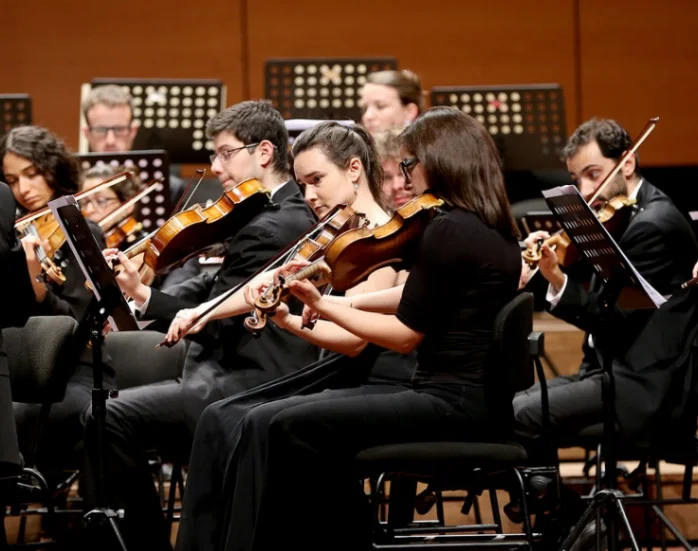 West-Eastern Divan Orchestra performs works of Mozart and Beethoven within the World Humanitarian Summit in Instanbul – Photo: World Humanitarian Summit, C.c. 2.0 nd