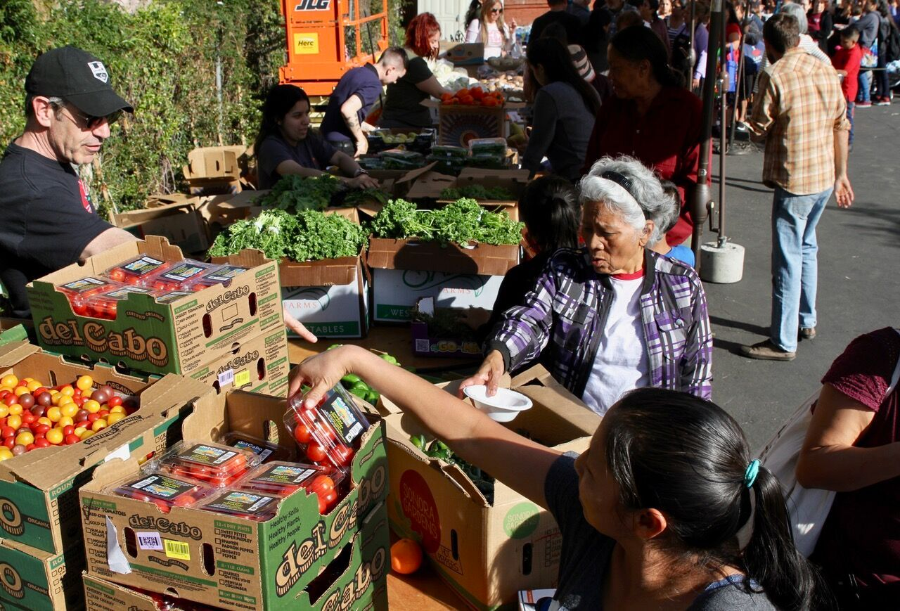 Vida Sana Farmers Market, a Pico Union Project initiative – Photo: Craig Taubman