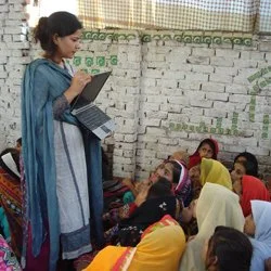 Sister Zeph teaching – Photo: World Pulse