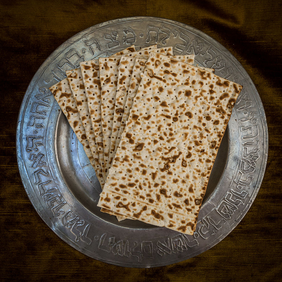 Matzah – Photo: Wikimedia