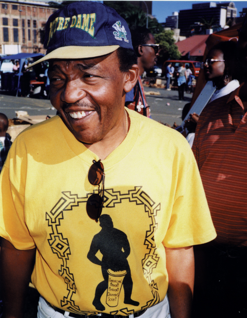 Changuito at Market Theatre Square in Johannesburg 1995. In an interview in Spanish following the events in Joburg, Changuito talks about the unique collaboration with Amampondo.