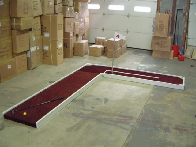 1hole4_Medium.jpg