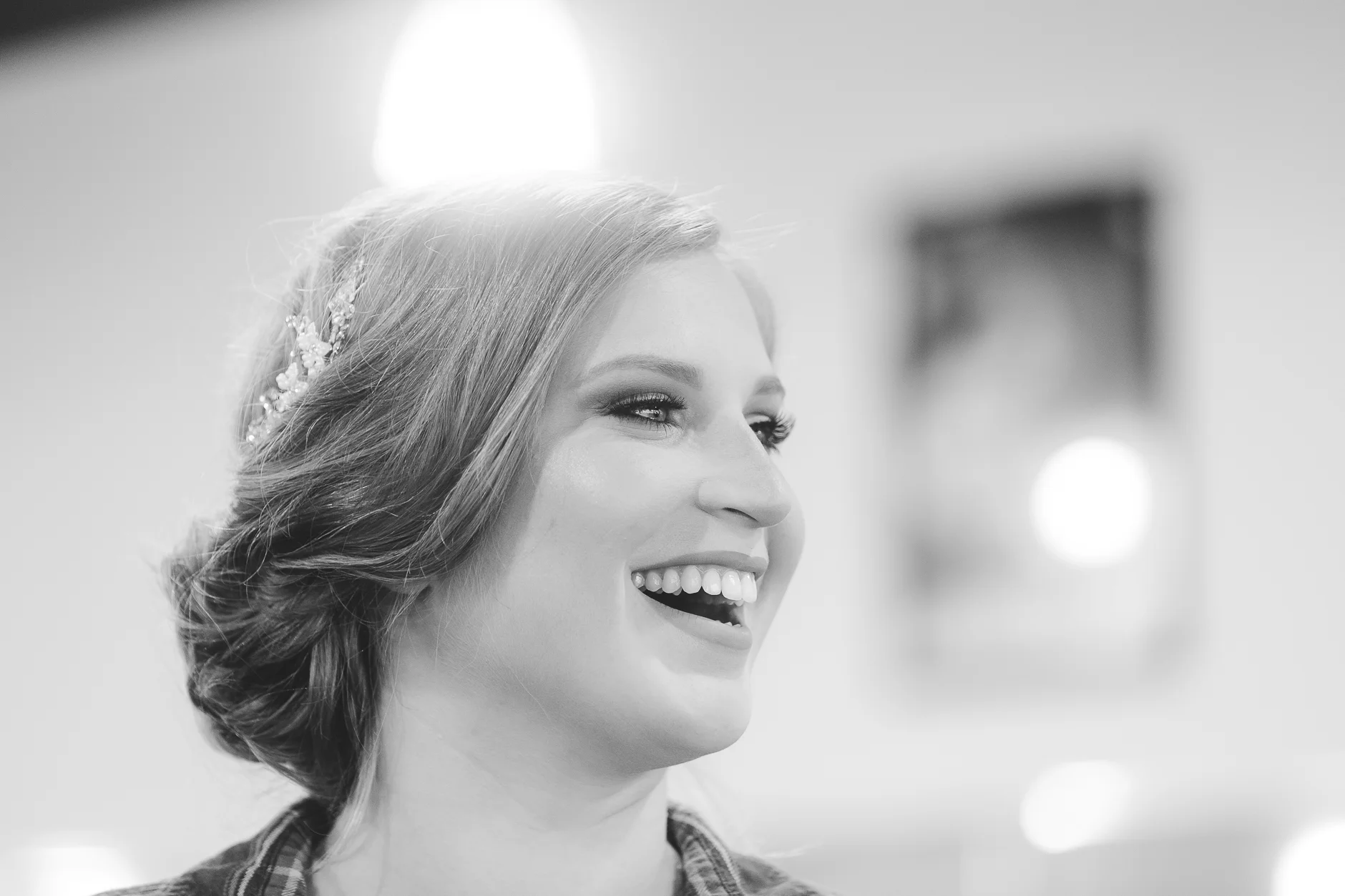 BuffaloWeddingPhotographerHayloft_002.jpg