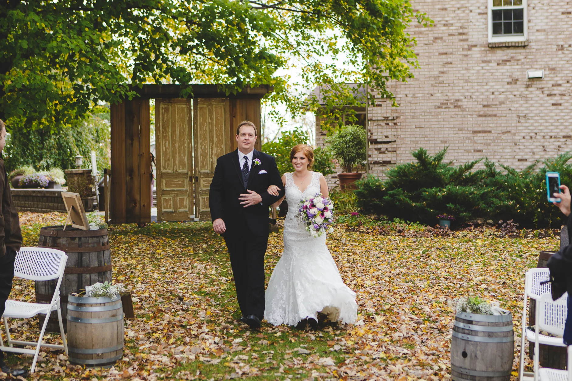 BuffaloWeddingPhotographerHayloft_021.jpg