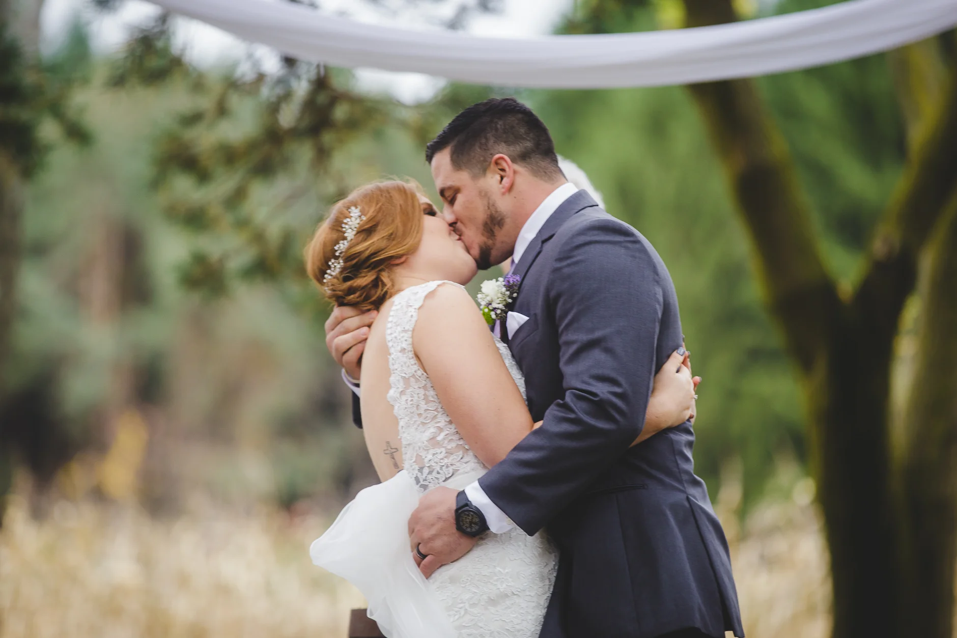BuffaloWeddingPhotographerHayloft_030.jpg